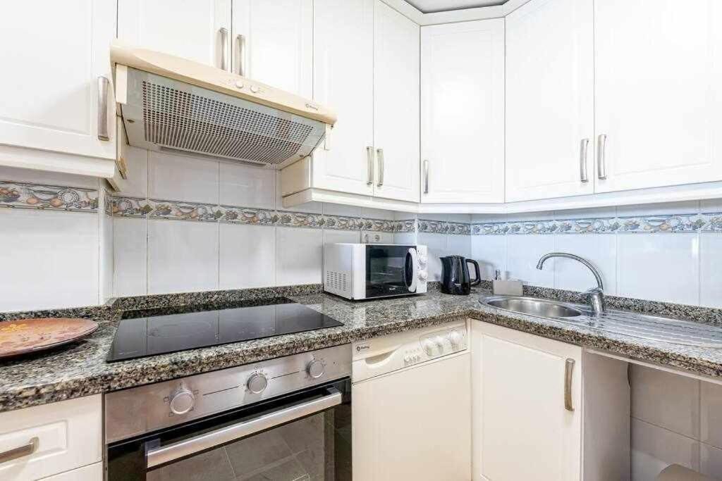 797 Holiday Rentals- Hermoso Apartamento Para 4 En Benalmádena Eksteriør billede