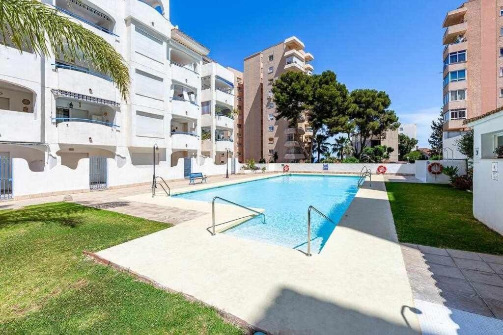 797 Holiday Rentals- Hermoso Apartamento Para 4 En Benalmádena Eksteriør billede